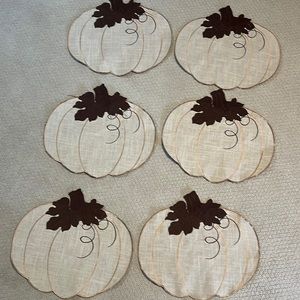 Set of 6 pumpkin placemats